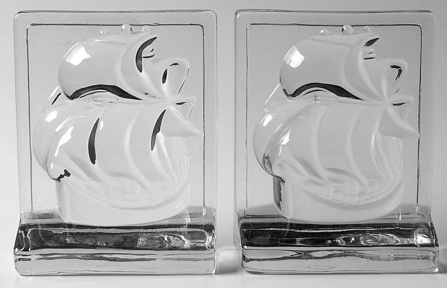 Animals & Figurines (Set of 2) #499 Clipper Ship Bookends by New Martinsville-1