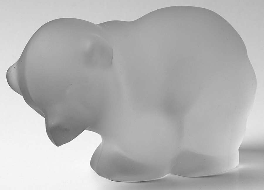 Animals & Figurines #487 Baby Bear (Head Turned) by New Martinsville-1
