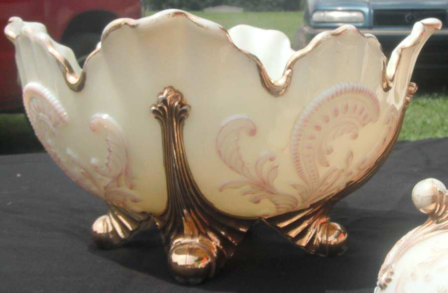 Inverted Fan and Feather Custard Large Fruit Bowl by Northwood-1