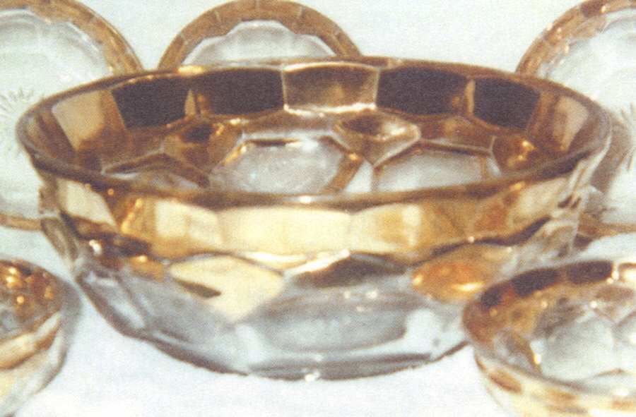 Florene-Gold Large Fruit Bowl by New Martinsville-1