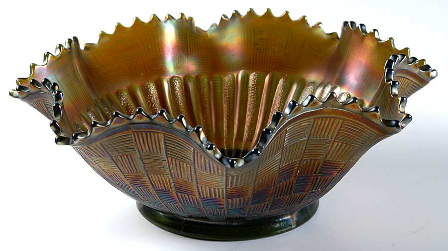 Stippled Rays Green (Carnival) 9" Round Crimped Bowl by Northwood-1