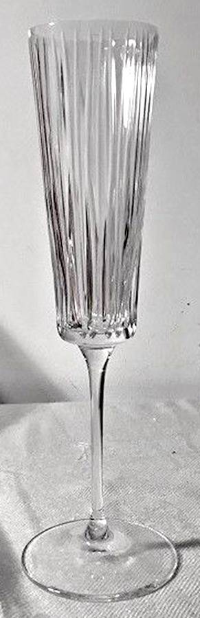 Lines Fluted Champagne by Nachtmann-1