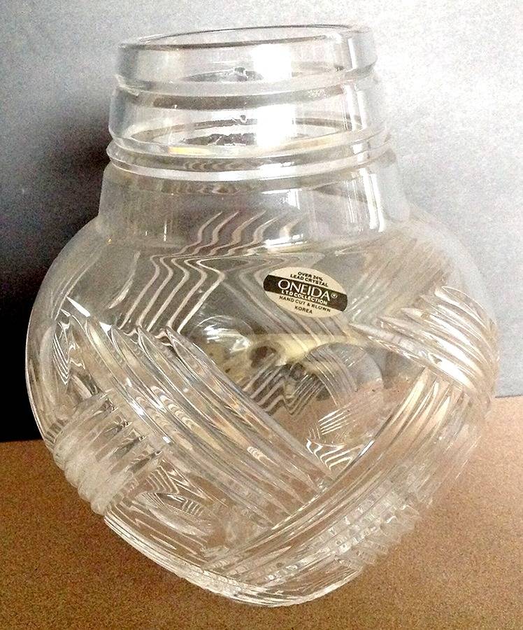 Santa Mesa 8" Flower Vase by Oneida-1