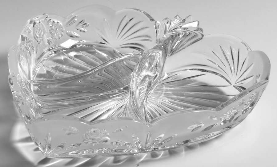 Southern Garden 8" Heart Shape 3 Part Relish by Oneida-1