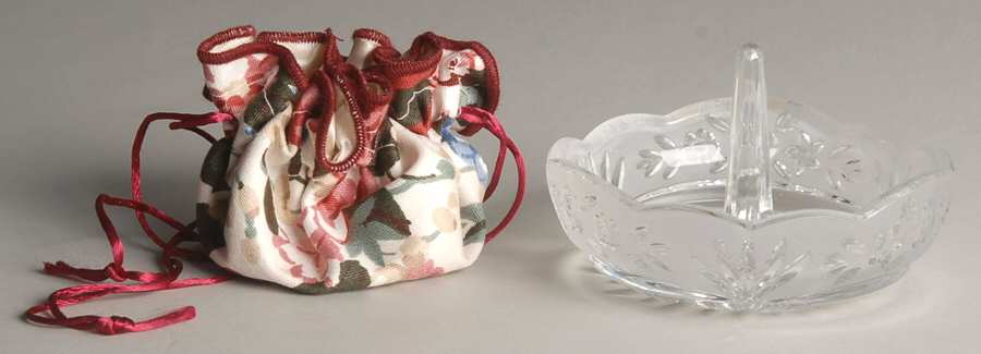 Southern Garden Ring Holder & Jewelry Pouch by Oneida-1