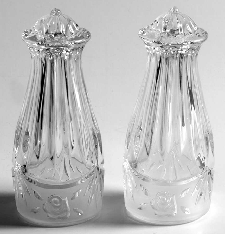 Southern Garden Stoppered Shaker Set by Oneida-1