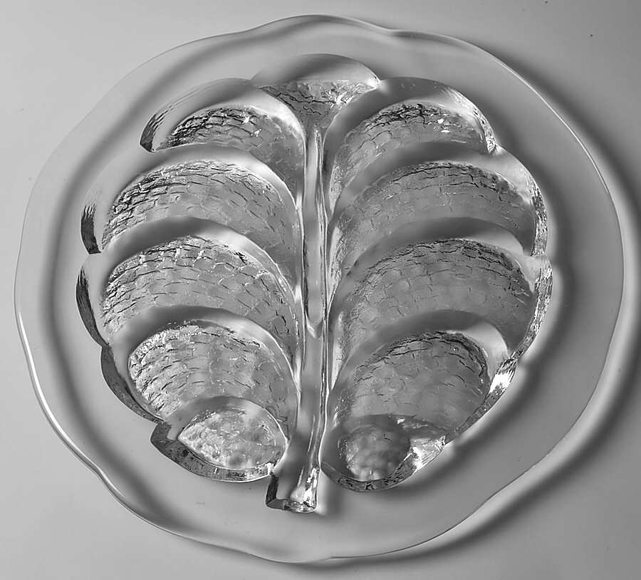 Eden Medium Cheese Plate by Orrefors-1