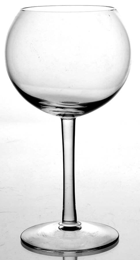 Eva Clear Wine Glass by Orrefors-1