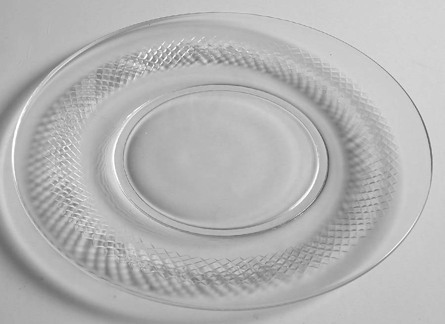 Rio 8" Salad Plate by Orrefors-1