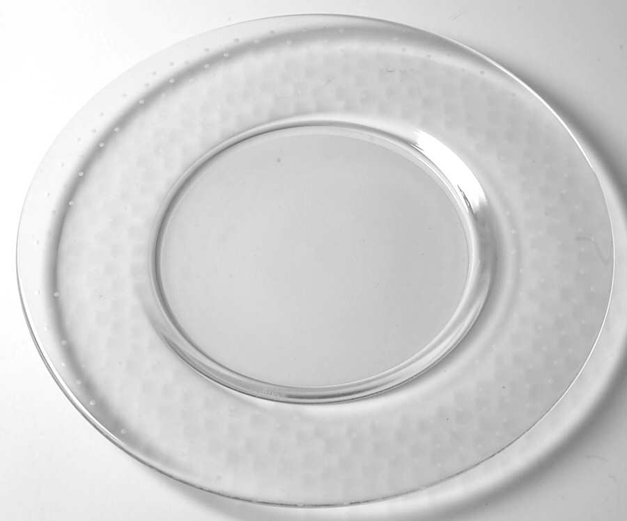 Clara Luncheon Plate by Orrefors-1