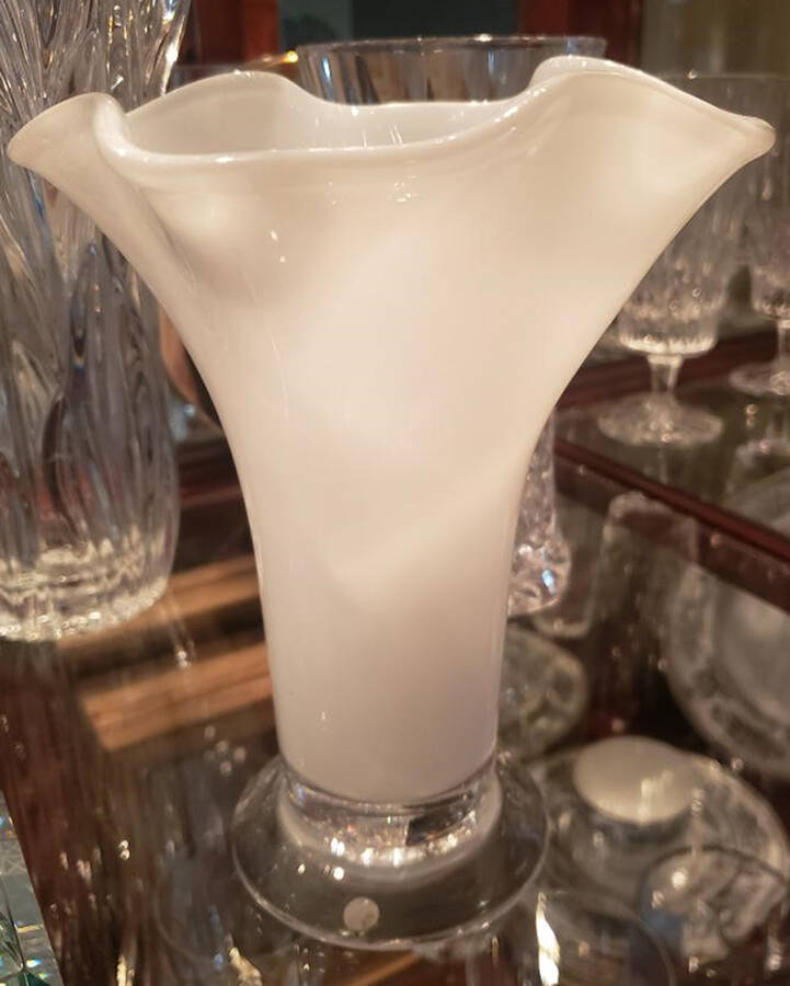 Chanterelle 8" Flower Vase by Orrefors-1