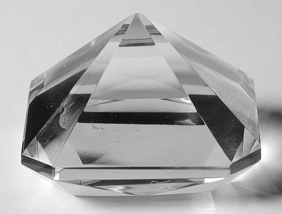 Paperweights Paperweight by Oleg Cassini-1