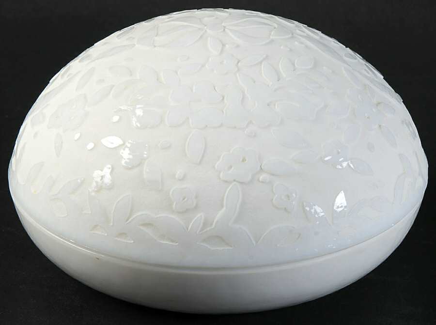 ONC11 Round Puff Box with Lid by Oneida-1
