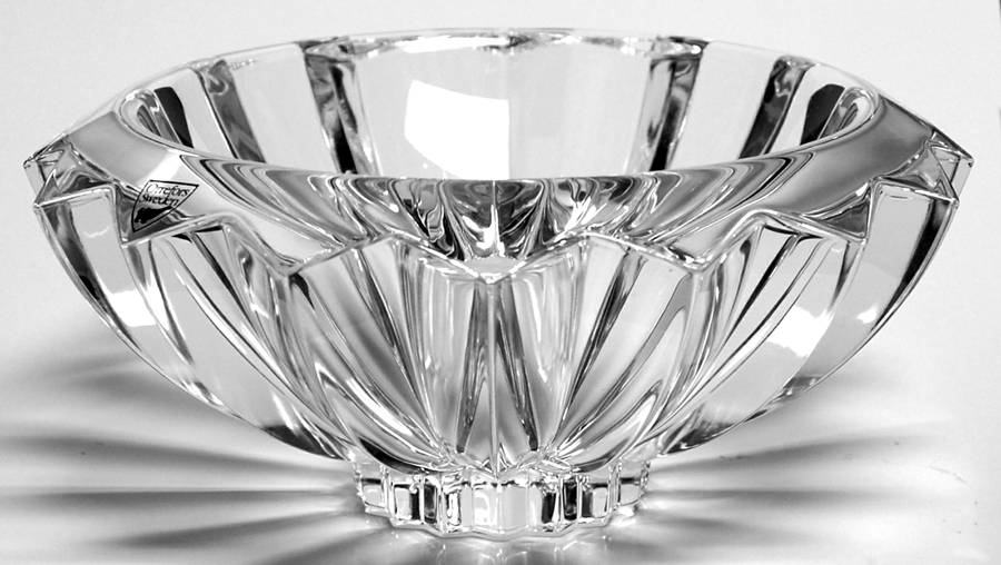 Zodiak 7" Shallow Round Bowl by Orrefors-1