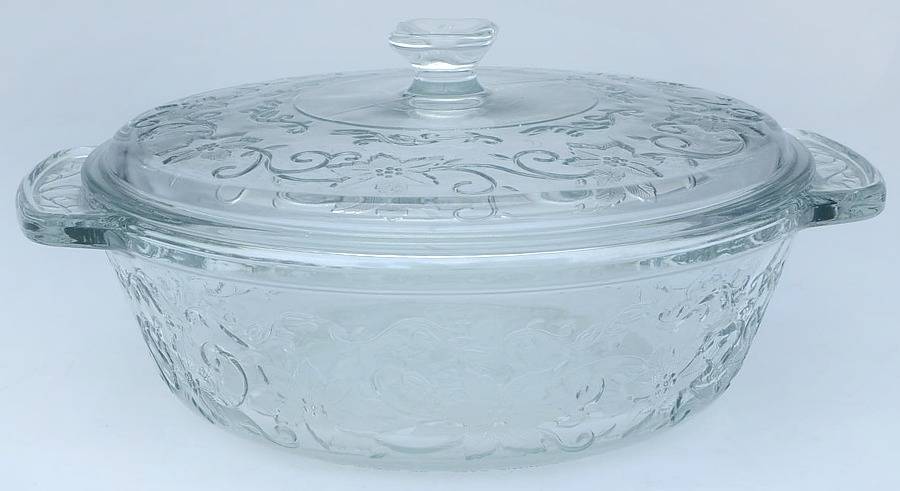 Fantasia 2 Quart Round Covered Casserole by Princess House-1