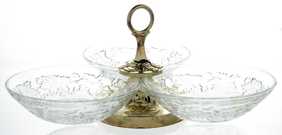 Fantasia Serving Set (3 Bowls with Center Handle) by Princess House-1