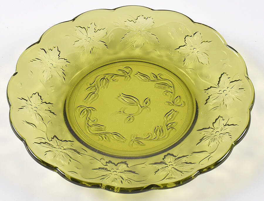 Fantasia Luncheon Plate by Princess House-1
