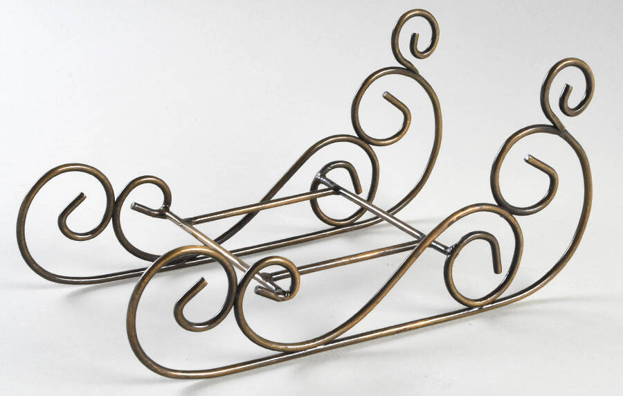 Fantasia Sleigh Metal Runners by Princess House-1