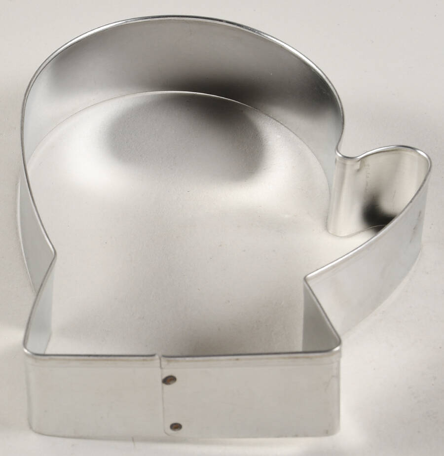 Fantasia Metal Cookie Cutter by Princess House-1