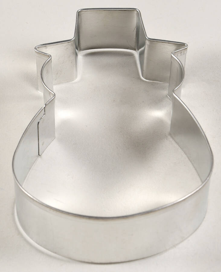 Fantasia Metal Cookie Cutter by Princess House-1