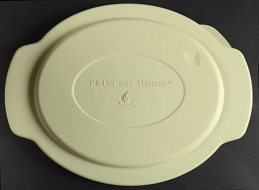 Fantasia Plastic Lid for 3 Qt Oval Casserole by Princess House-1