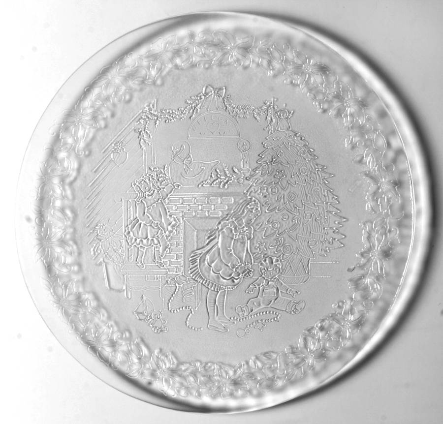 Fantasia Christmas Platter by Princess House-1