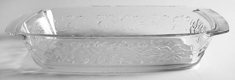 Fantasia 15" Rectangular Baker by Princess House-1