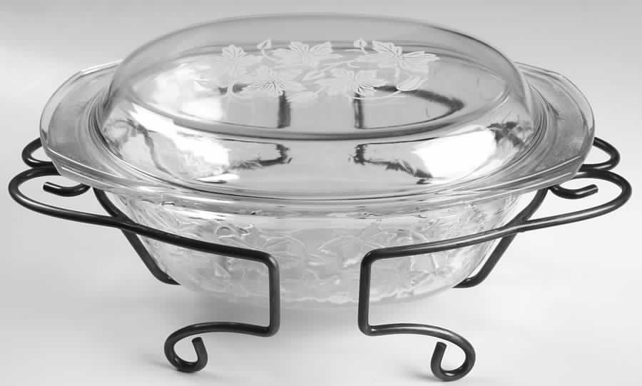 Fantasia 3 Quart Oval Covered Casserole & Metal Holder by Princess House-1