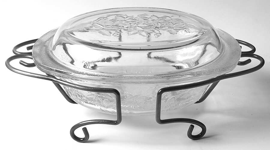 Fantasia 1.5 Quart Oval Covered Casserole & Metal Holder by Princess House-1