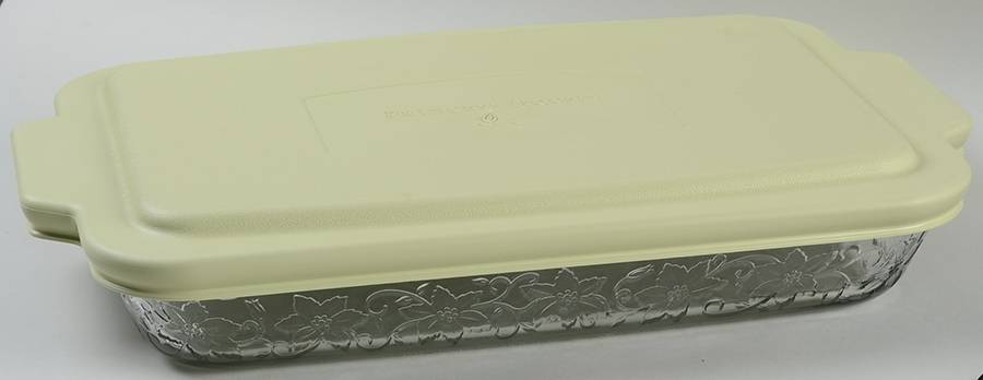 Fantasia 5 Quart Lasagna/Baker & Plastic Lid by Princess House-1