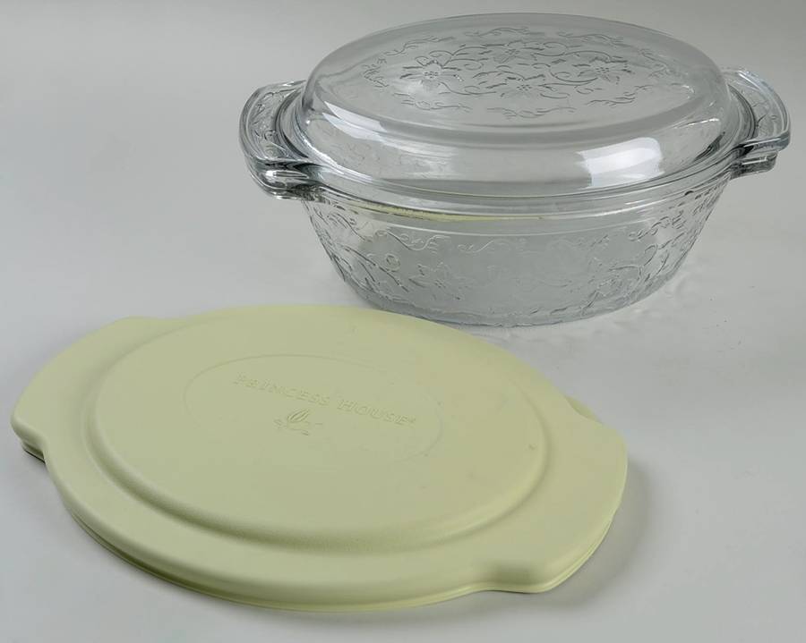 Fantasia 3 Qt Oval Casserole (Has both Glass & Plastic Lid) by Princess House-1