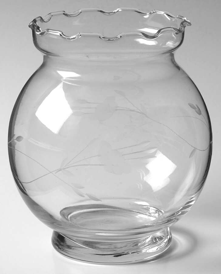 Heritage 5" Crimped Vase by Princess House-1