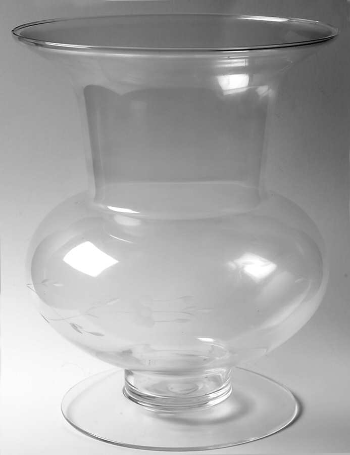 Heritage 12" Majestic Vase by Princess House-1