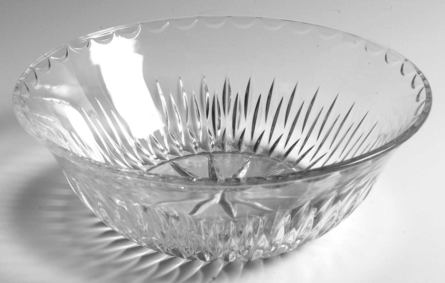 Highlights - Royal Highlights 9" Salad Bowl by Princess House-1
