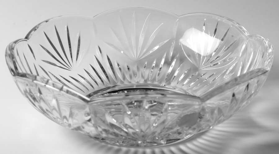 Highlights - Royal Highlights 9" Scalloped Bowl by Princess House-1