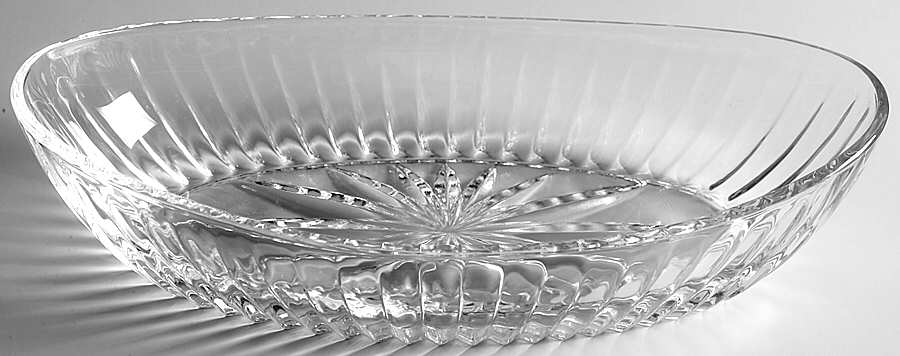 Highlights - Royal Highlights 10" Oval Bowl by Princess House-1