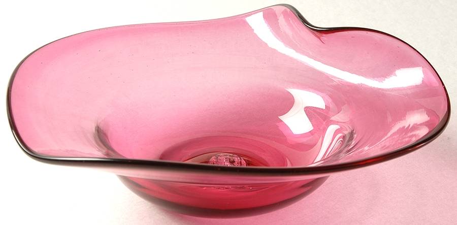 Cranberry 7" Heart Bowl by Pilgrim Glass-1
