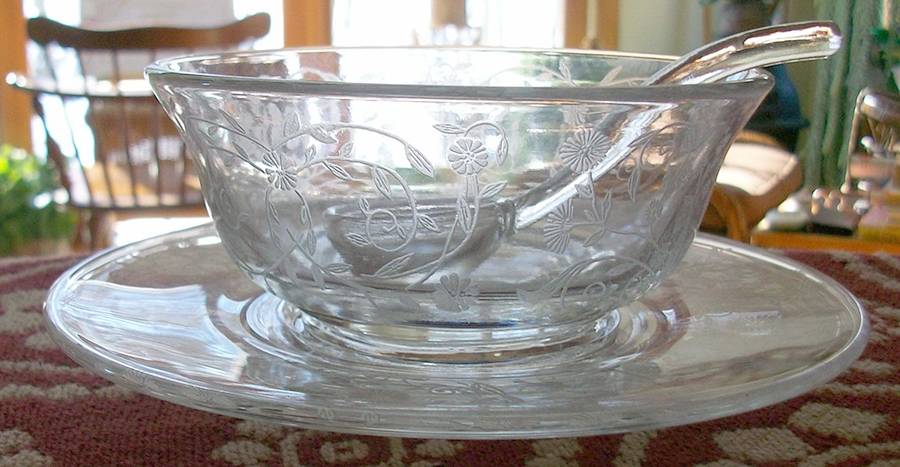 Aster Mayonnaise Bowl, Underplate and Ladle by Paden City-1