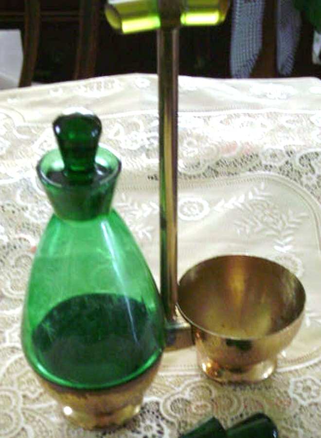 Emerald Glo Cruet Set & Metal Holder (2 Cruets & Metal Stand) by Paden City-1