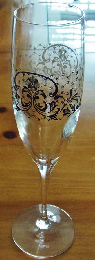 Lace Fluted Champagne by Preston Bailey-1