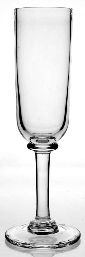 Essex Fluted Champagne by Simon Pearce-1