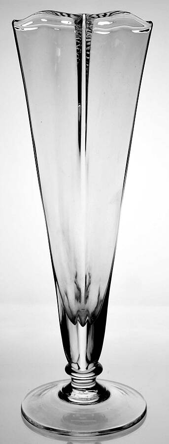 Cavendish 14" Bud Vase by Simon Pearce-1