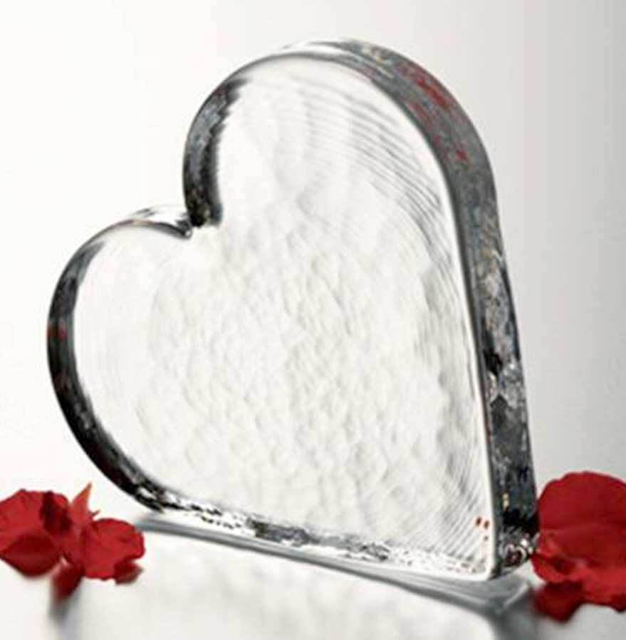 Highgate Heart Paperweight by Simon Pearce-1