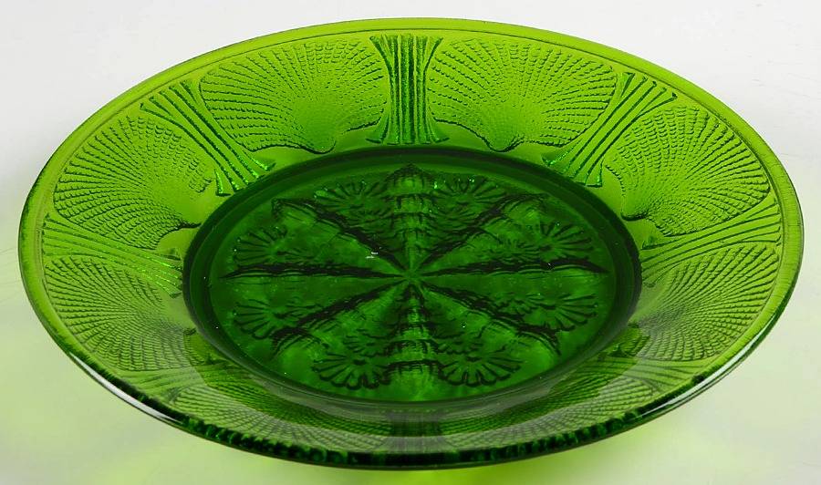 Seashell Dark Green Dinner Plate by Portieux-1