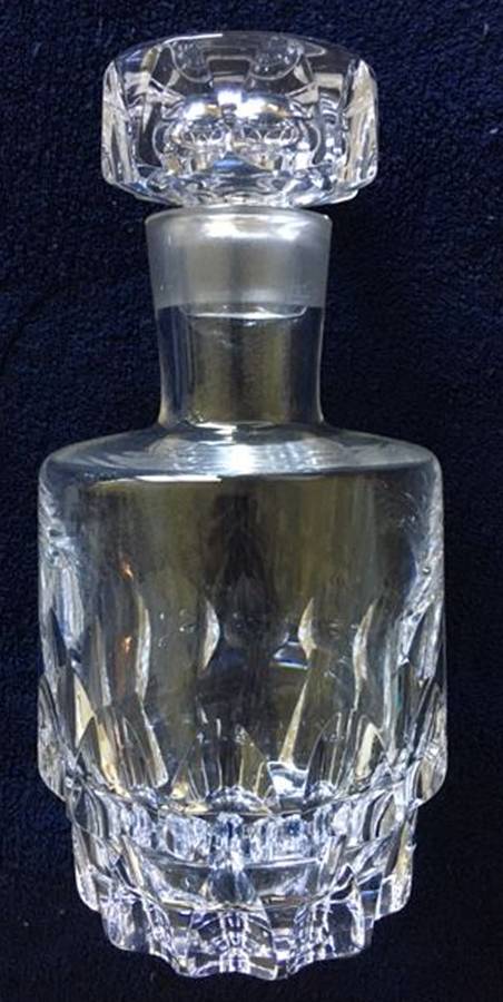 PEI21 Decanter & Stopper by Peill-1