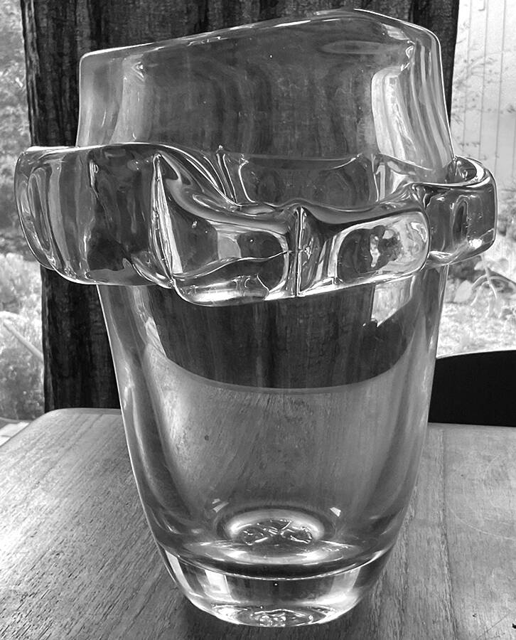 Middlebury 7" Flower Vase by Simon Pearce-1