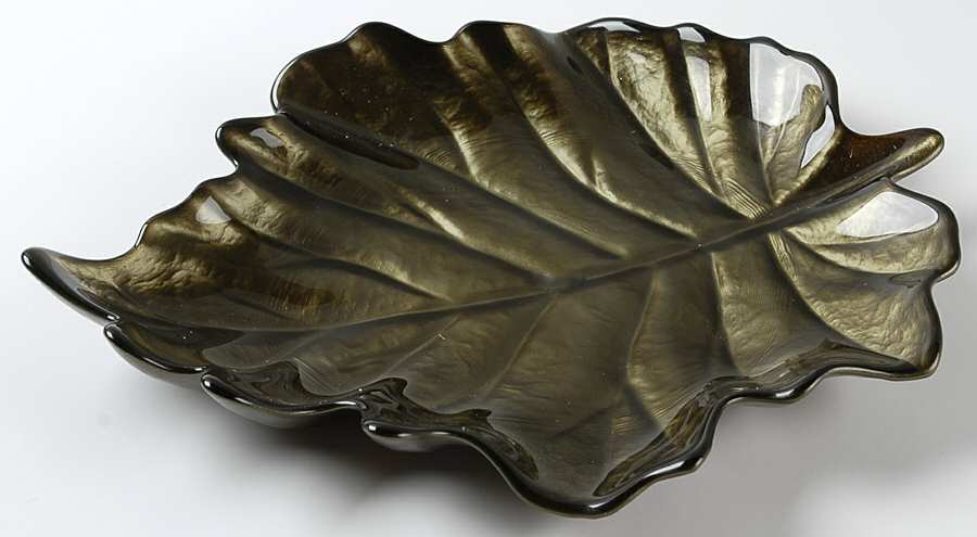 Bountiful Beauty 11" Leaf Plate by Princess House-1