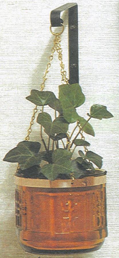 646 Wall Hanging Planter by Princess House-1