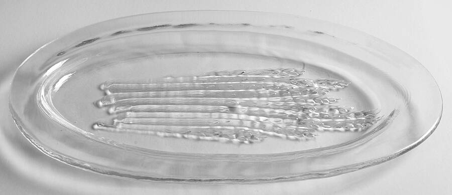 PIG5 13" Oval Platter by Pilgrim Glass-1