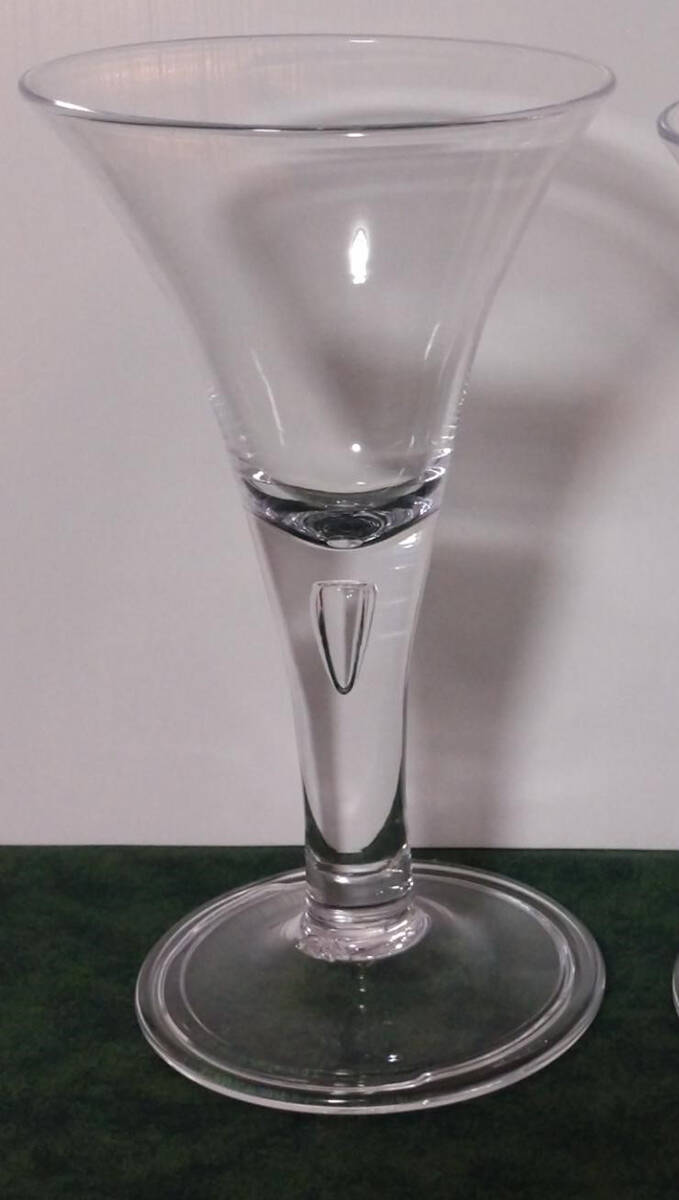 Teardrop Water Goblet by Simon Pearce-1